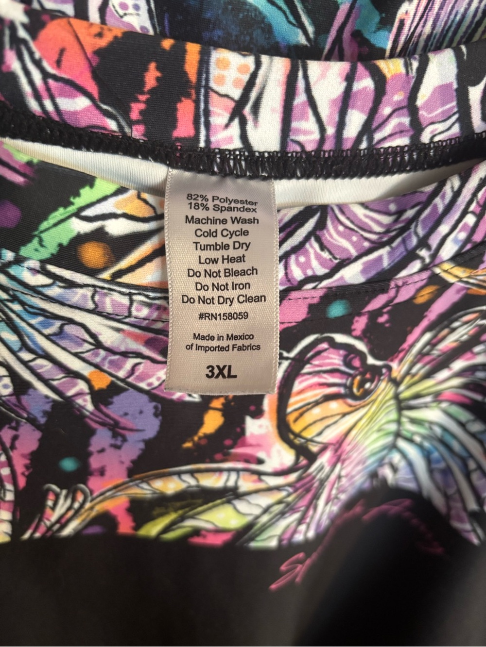 Women’s Plus Size Rash Guard - Picture 2 of 3